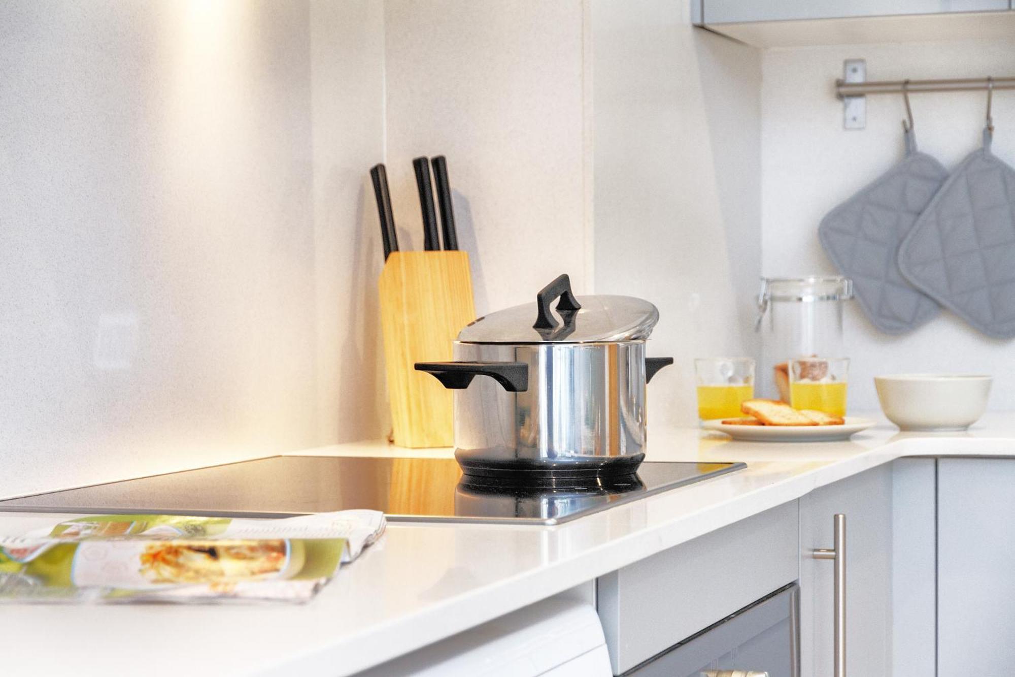 Feelathome Mozart Apartments Барселона Екстериор снимка