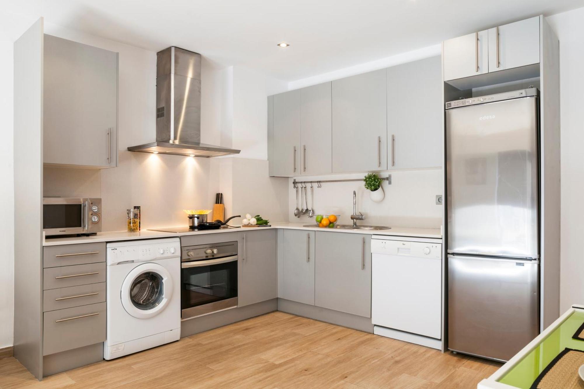 Feelathome Mozart Apartments Барселона Екстериор снимка