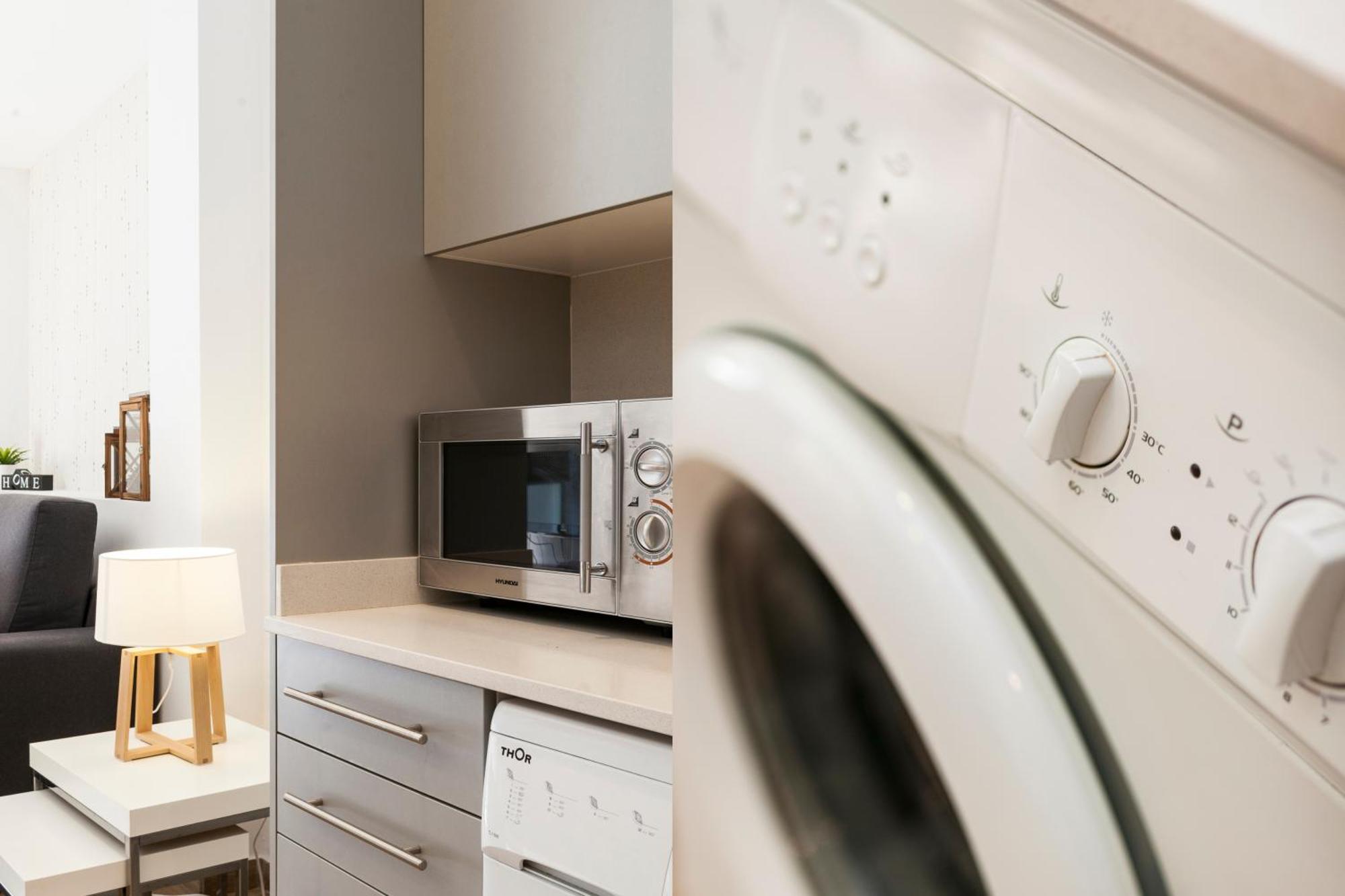 Feelathome Mozart Apartments Барселона Екстериор снимка