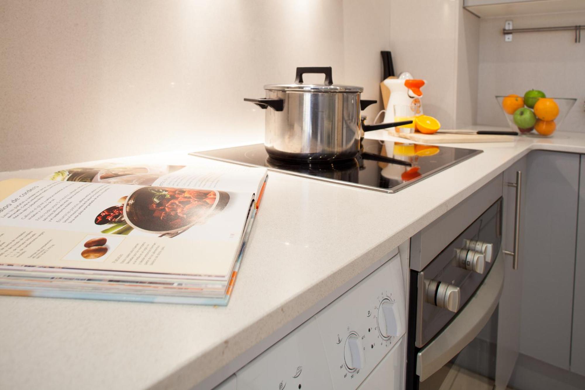 Feelathome Mozart Apartments Барселона Екстериор снимка