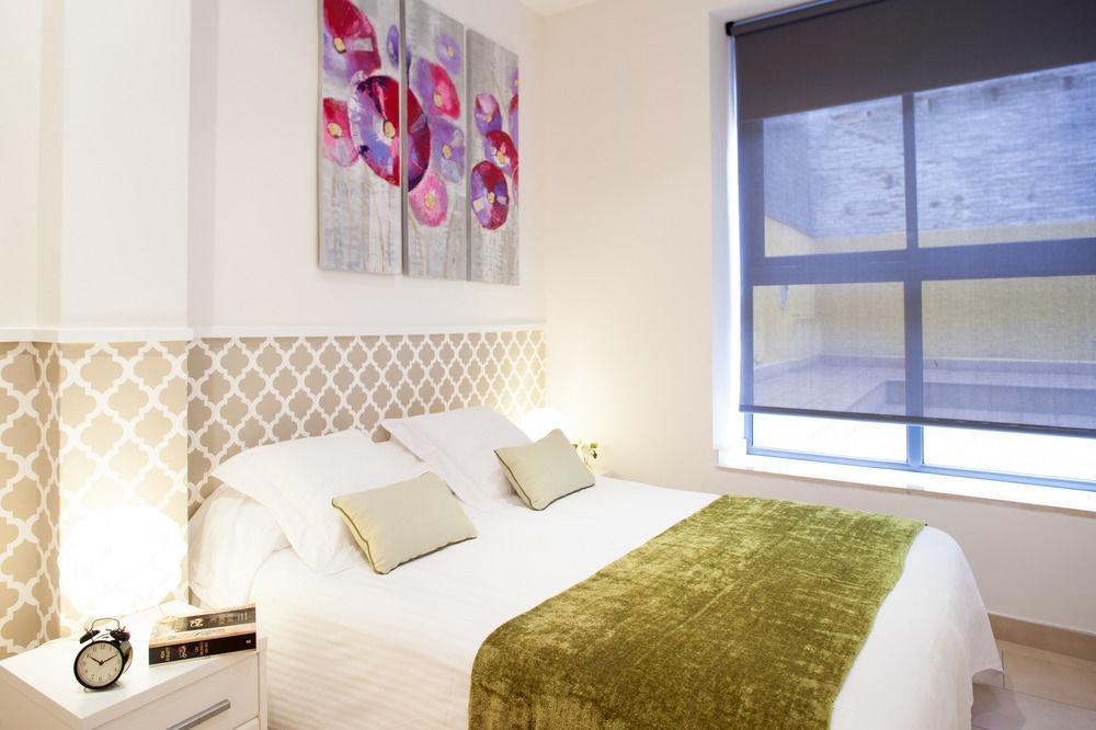 Feelathome Mozart Apartments Барселона Екстериор снимка