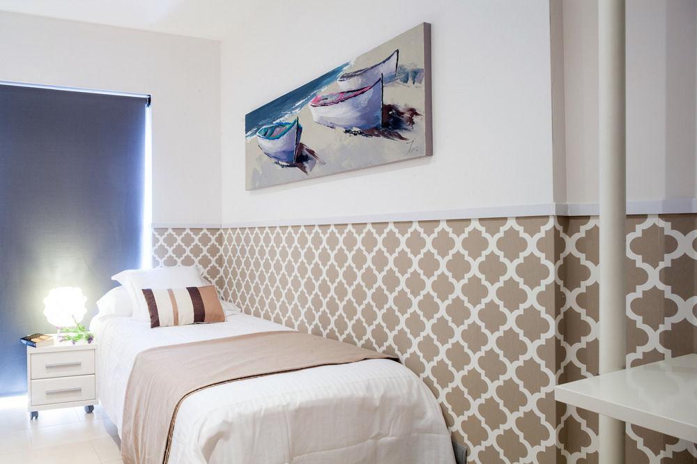 Feelathome Mozart Apartments Барселона Екстериор снимка
