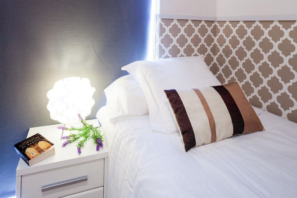 Feelathome Mozart Apartments Барселона Екстериор снимка