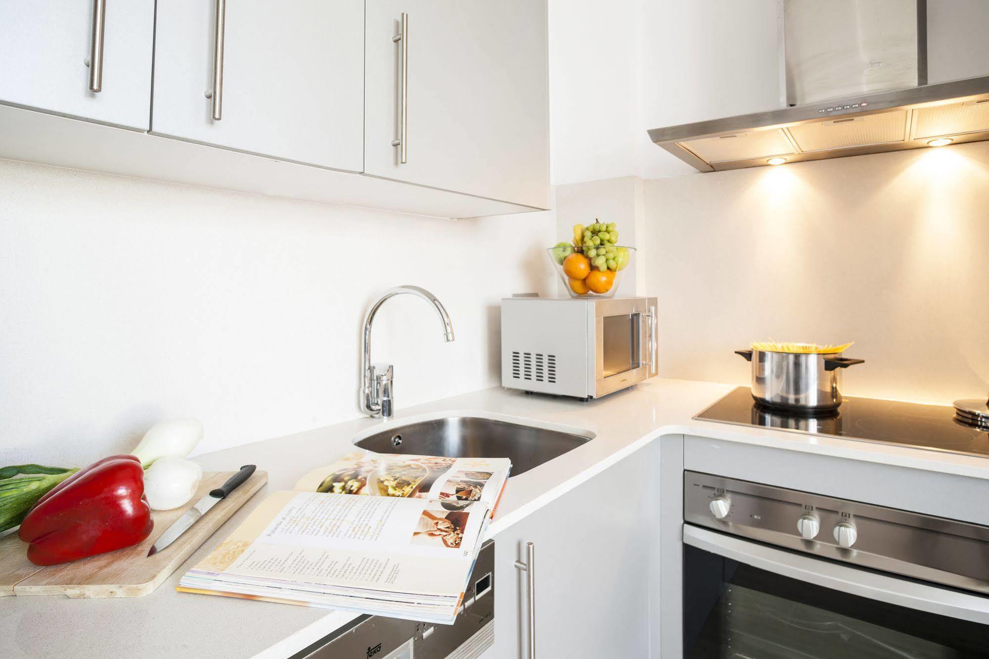 Feelathome Mozart Apartments Барселона Екстериор снимка