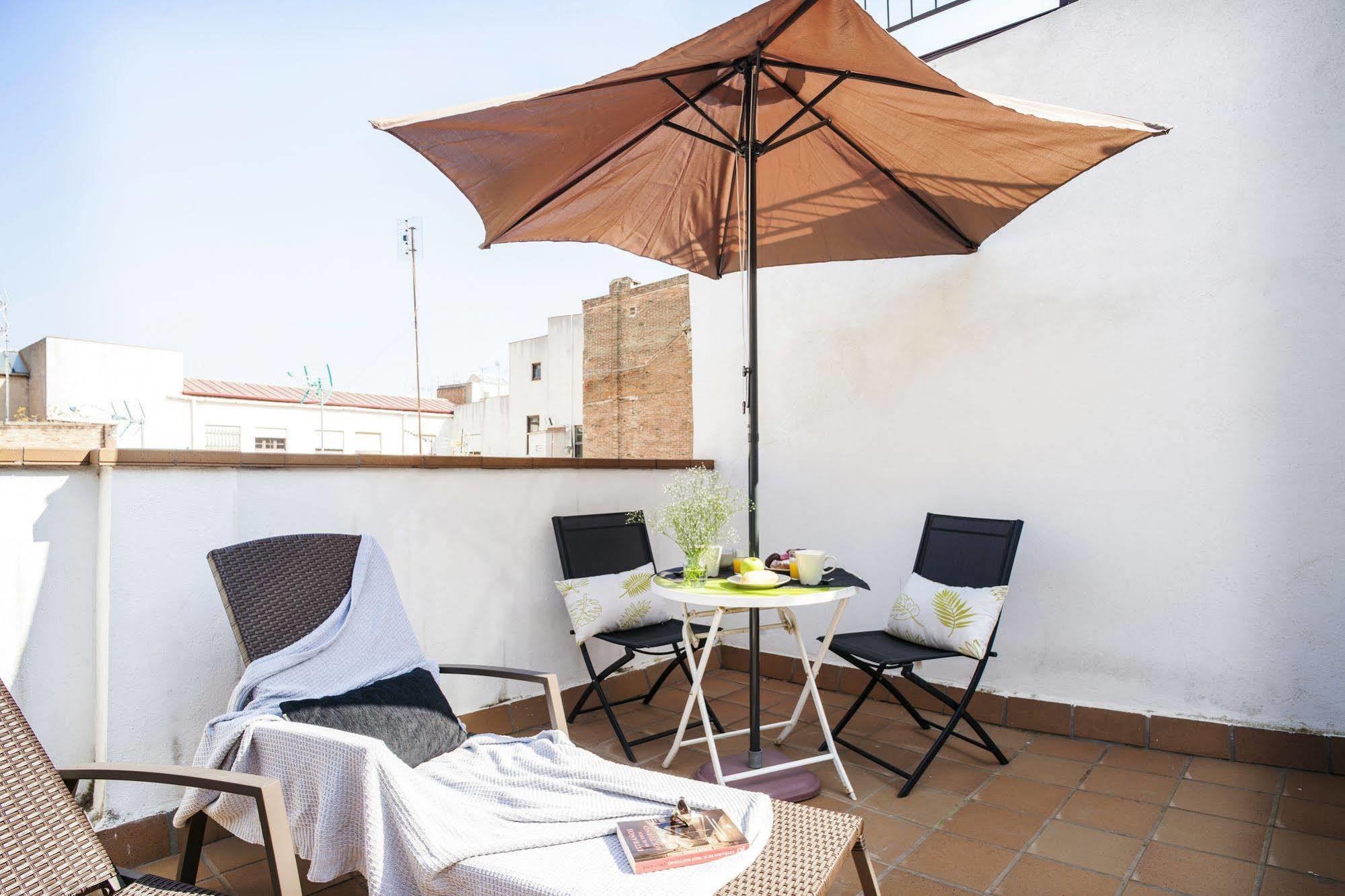 Feelathome Mozart Apartments Барселона Екстериор снимка